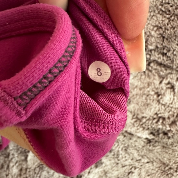 Lululemon Flow Y bra size 8 - Picture 3 of 3